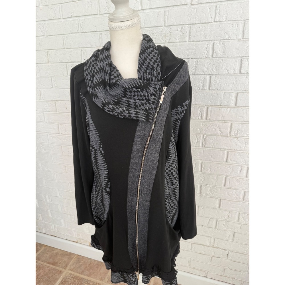 The Pyramid Collection Zip Up Jacket Women XL Black Excellent Asymmetrical Scarf